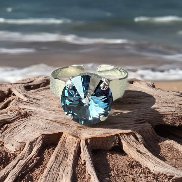 Handcrafted ring made with Swarovski denim blue crystal adjustable fit - Picture 2 of 4